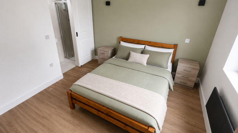 LUXURY ROOM Private Bathroom Fully Furnished TV Included + TV Licence