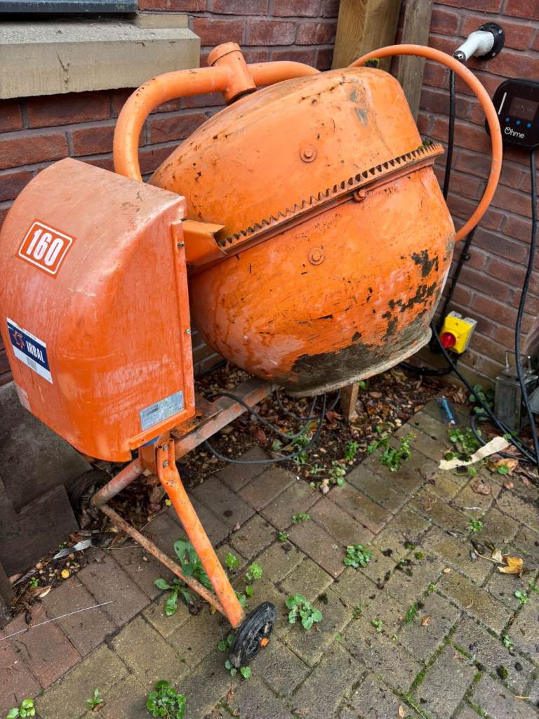 Concrete Mixer 240V 160 Litre - perfect working condition, £130.00 for Sale