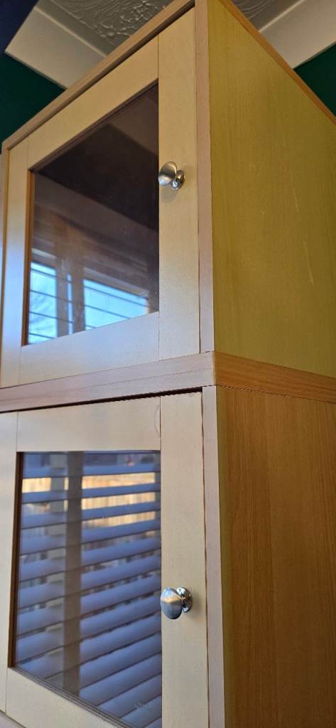 Freestanding cubed storage unit 