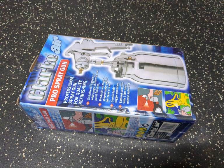 image for Clarke Professional Spray Gun  *NEW Boxed*