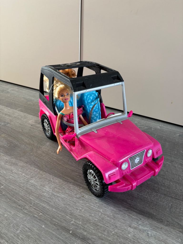 Barbie jeep and dolls x 3