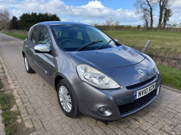 2010 Renault clio 1.2 petrol 5 speed manual ulez compliant long mot