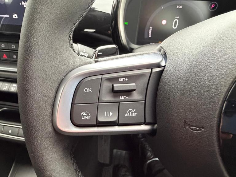 2025 Jeep AVENGER 1.2 e-Hybrid Longitude 5dr DCT HATCHBACK PETROL Automatic