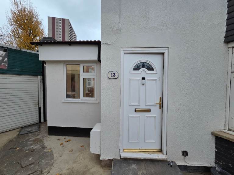 Fantastic Studio Flat for RENT