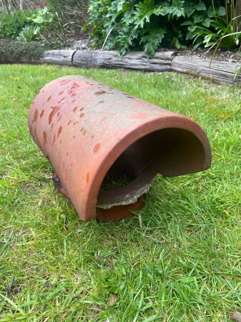 Terracotta chimney cowling, half round cowl