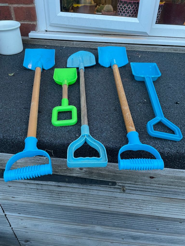 Kids Beach/Sand Pit Spade Set – Blue and Green, Good Condition