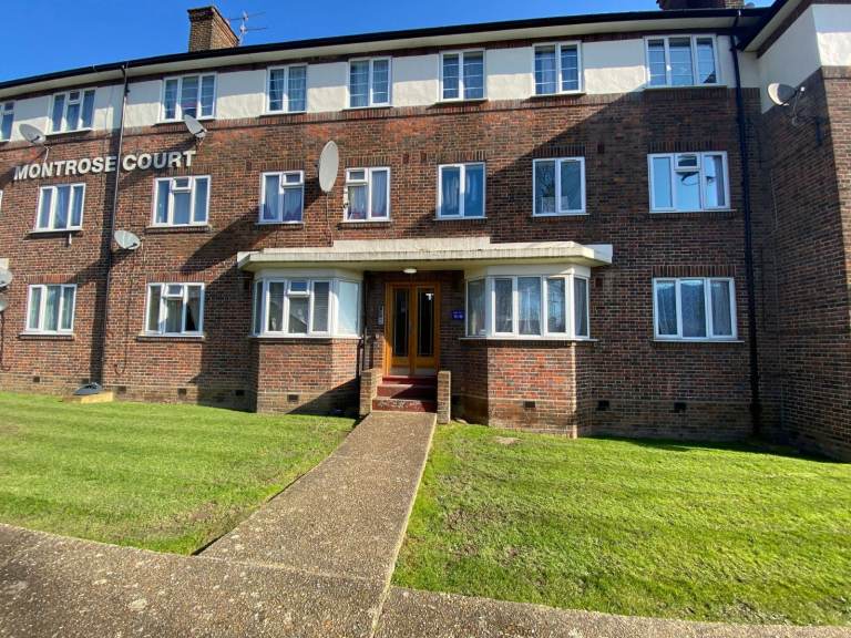 2 Bedroom Ground Floor Flat Available to Rent – Montrose Court, Colindale
