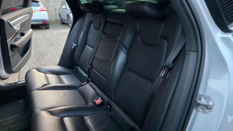 VOLVO S90 2.0 D4 Momentum Auto Euro 6 (s/s) 4dr 2018