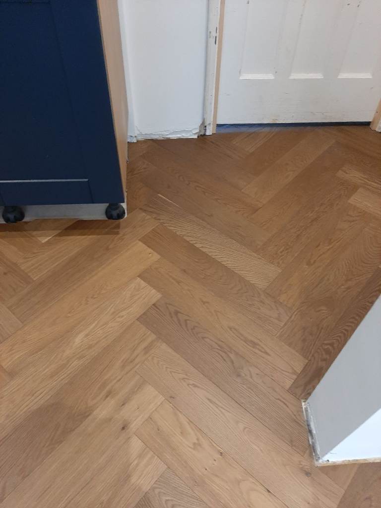 Herringbone---W00D---Laminate..