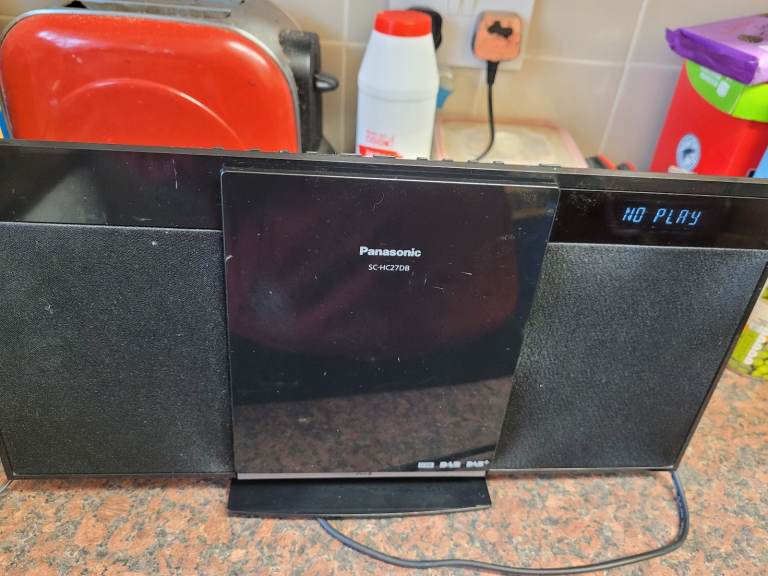 Panasonic SC-HC27DB Compact Stereo System 