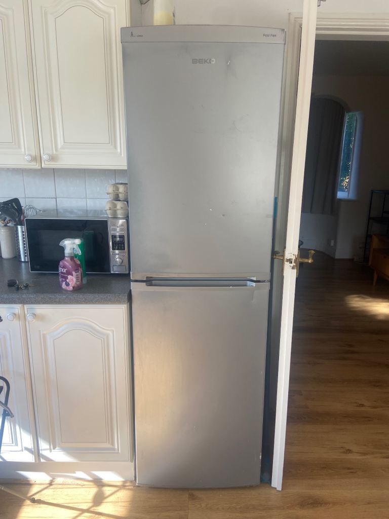 Beko Fridge Freezer - Silver, Good Condition