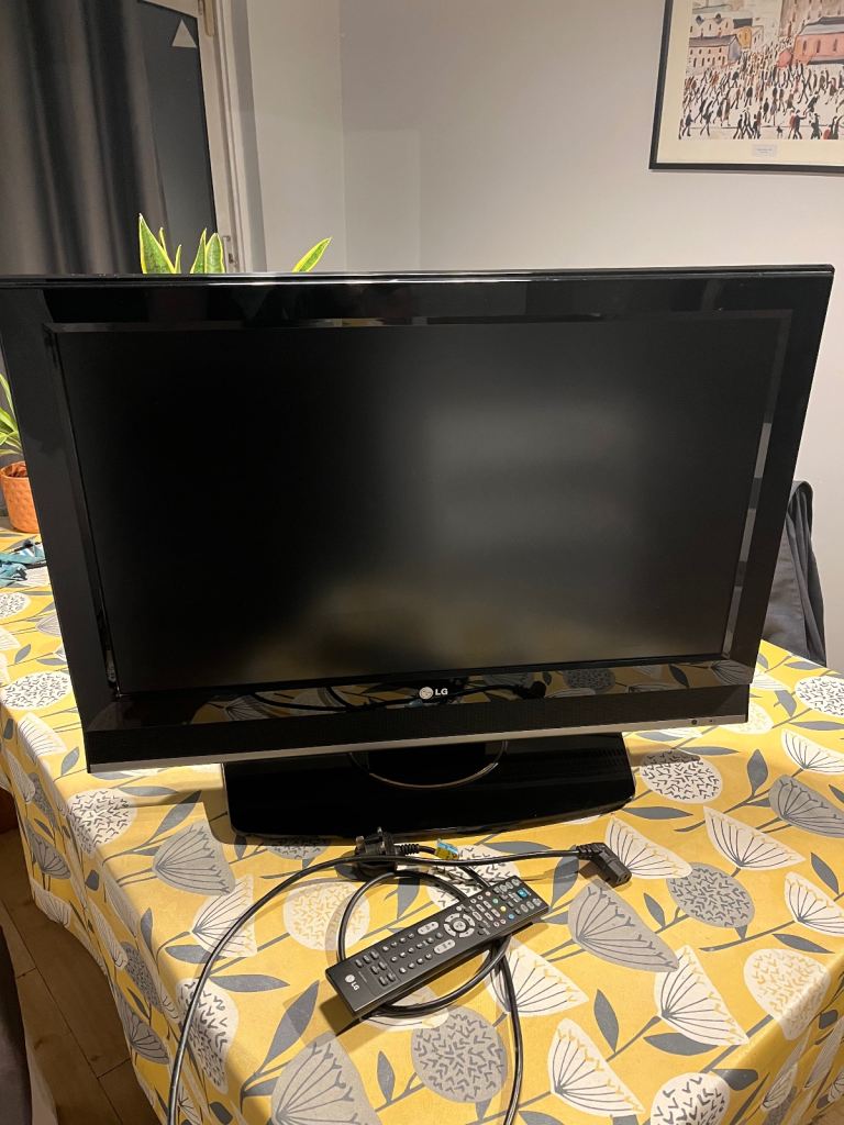TV 32” LG