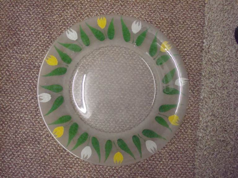 FRUIT PLATE LARGE GLASS PLATE CAN BE USED FOR VARIOUS THINGS