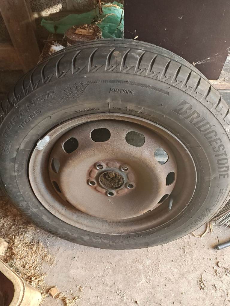 Bridgestone car tyre, 195/65R15