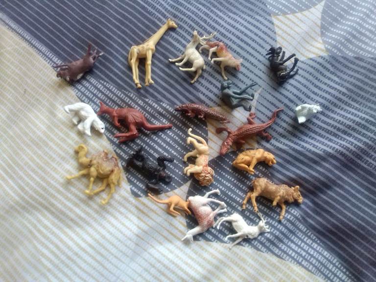 Vintage very collectable and pretty rare 19 various plastic animal toys 1970s