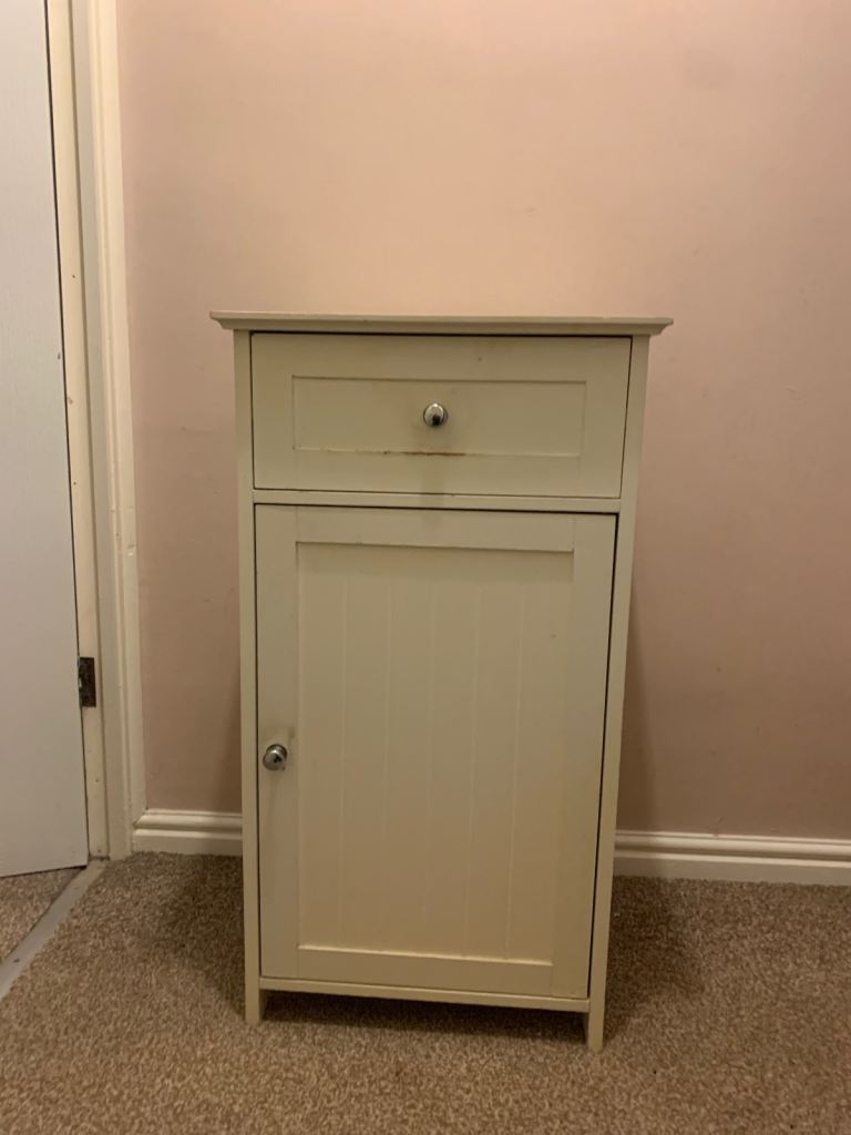 Bathroom cabinet 