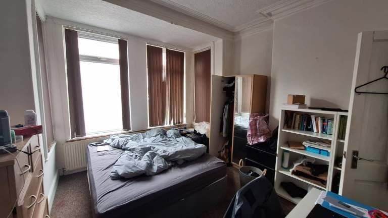 Beautifully Presented Furnished Ensuite Room – Bills Included | M19 2DU