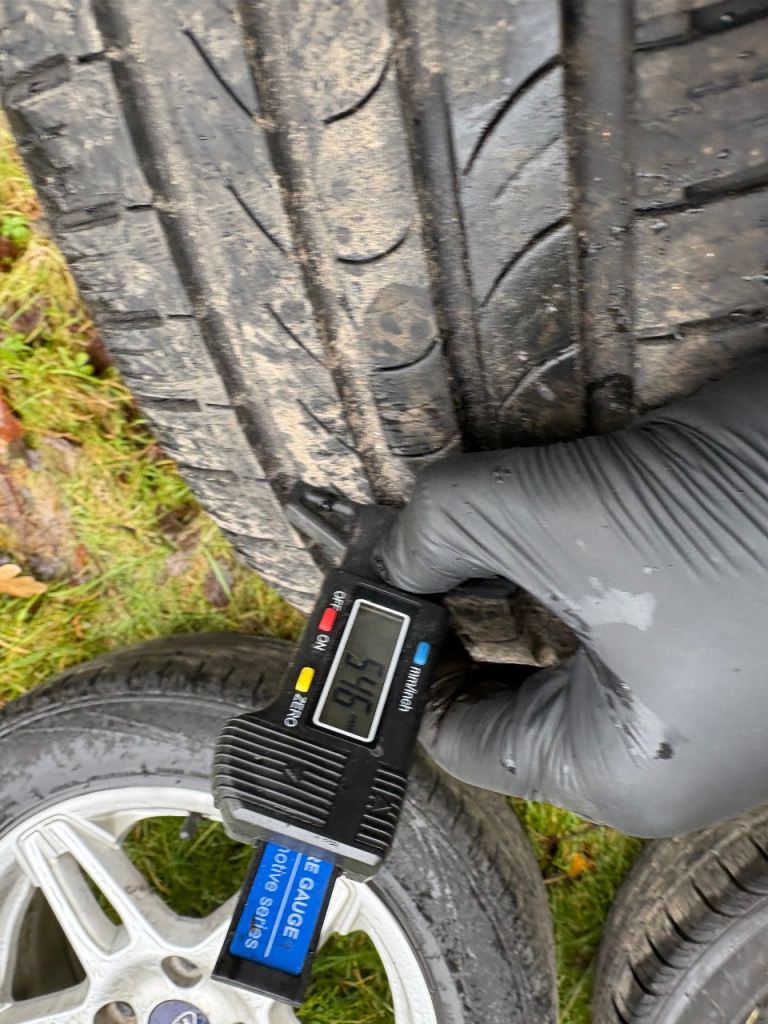 15” 4x108 Ford fiesta zetec ecoboost spoke alloy wheels alloys with tyres Mk8