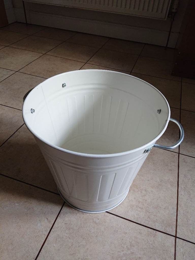 White Metal Storage Bucket with Handles – As Good As New