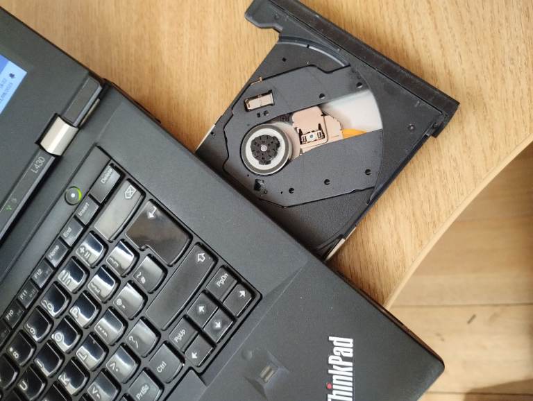 Lenovo. Windows 11, 16GB RAM, i5, 150GB SSD, FULL MICROSOFT OFFICE, Webcam, DVD Multi.