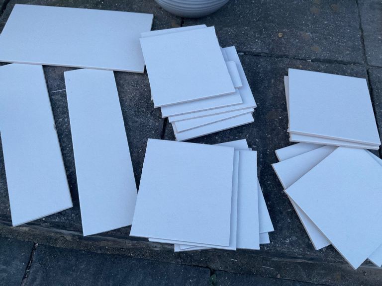 Tile Kenya Matt blanco off cuts x20 approx.