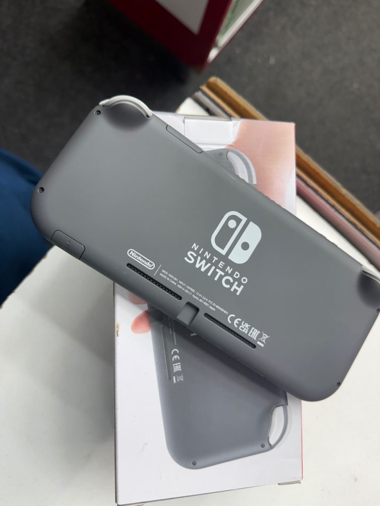 Nintendo Switch, 32 Gig, Boxed, 