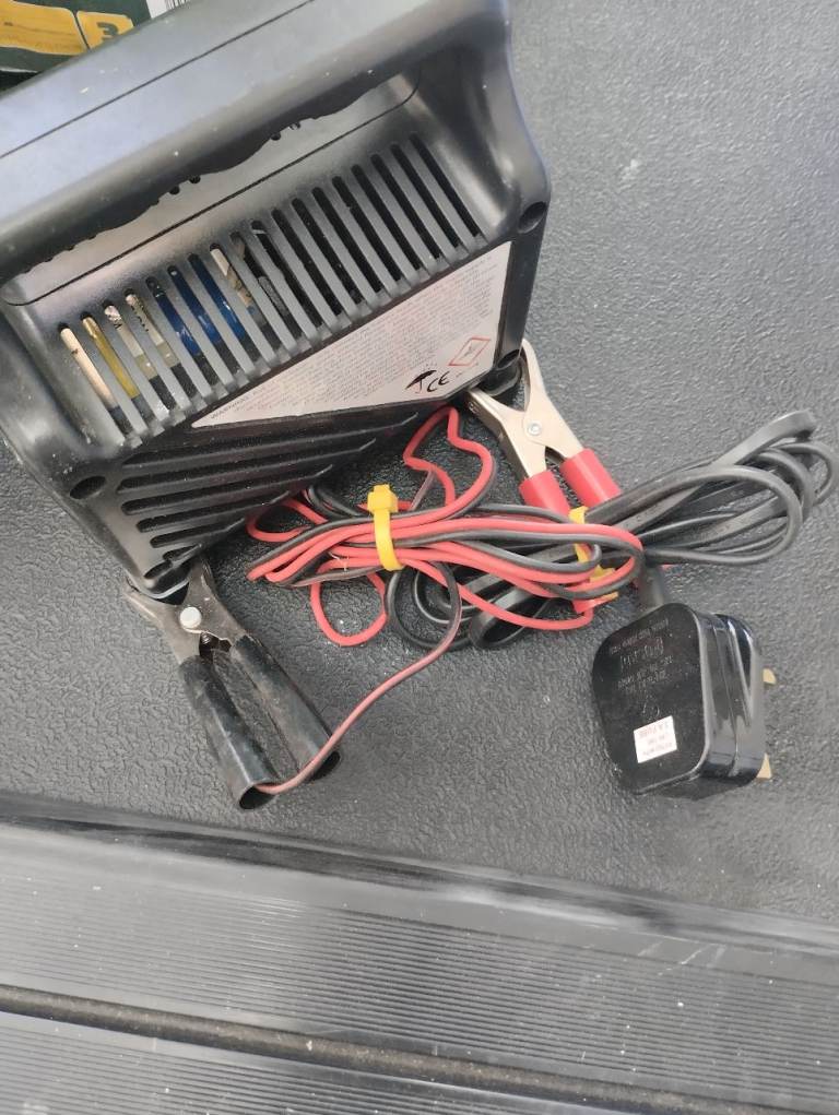 Car battery charger 