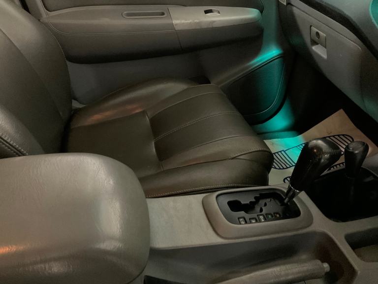 2011 Toyota Hilux 3.0 D-4D Invincible Pickup 4dr Diesel Auto 4WD (227 g/km, 171 bhp) Pick Up Dies...