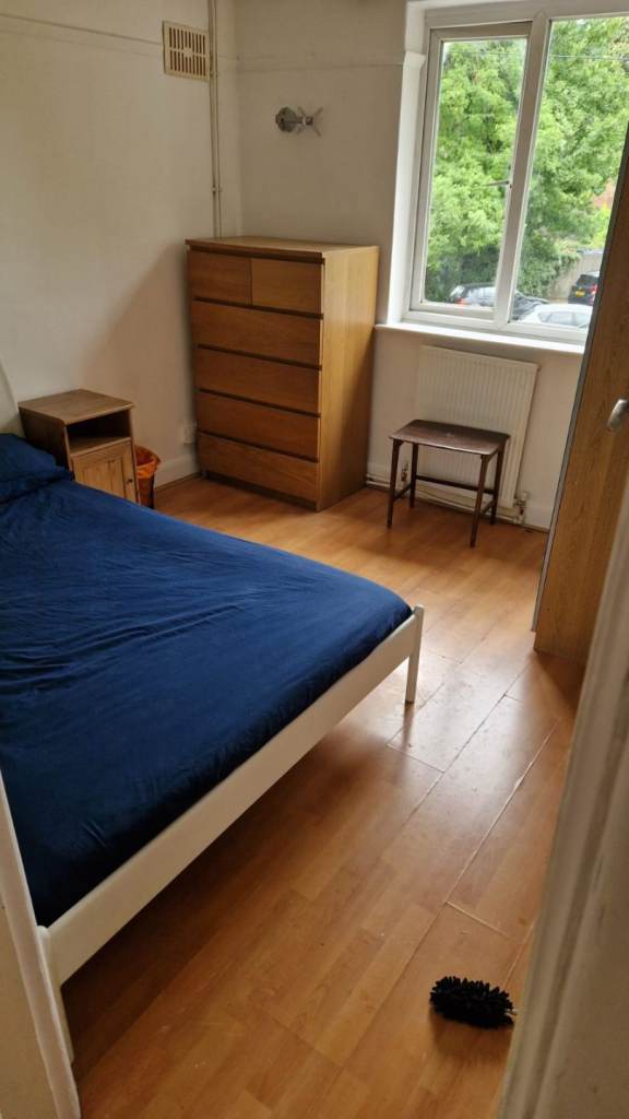 Double room. Clean and organised. Excellent transport links