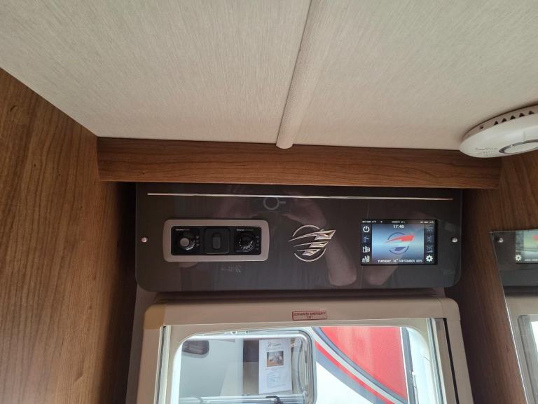 Auto-Trail Apache 634 luxury 2 berth DIESEL MANUAL 2018/18