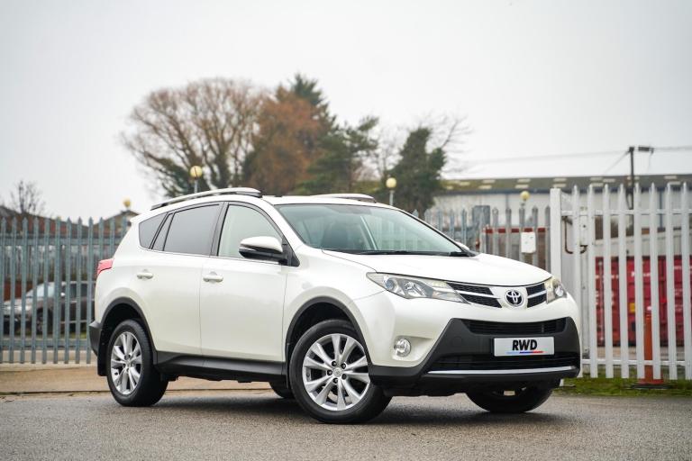 2013 Toyota RAV4 2.2 D-CAT Invincible 5dr Auto ESTATE DIESEL Automatic