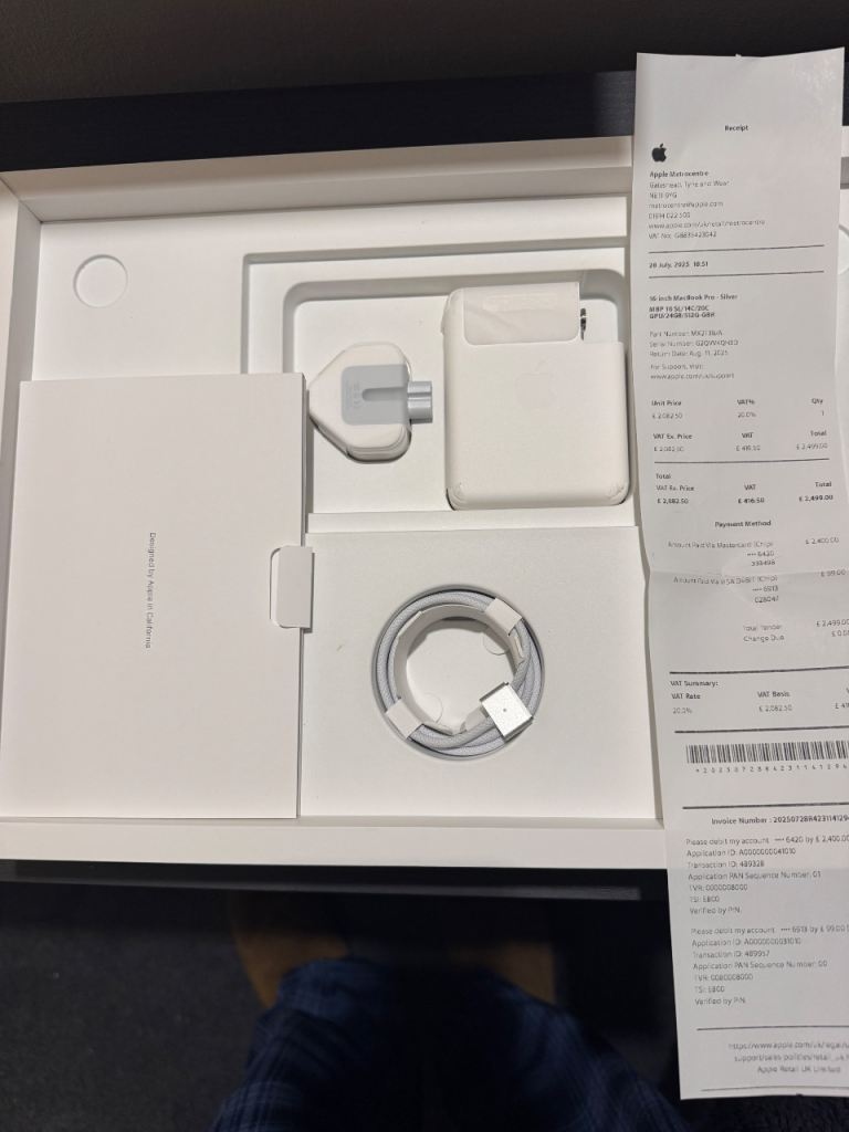 16 inch MacBook Pro m4 silver - unused