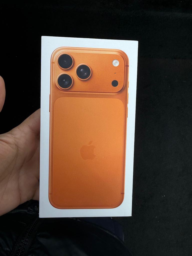 iPhone 17 Pro BRAND NEW BOX ONE YEAR OFFICIAL WARRANTY 