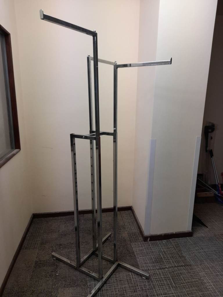 CHROME 94 ARM RETAIL DISPLAY