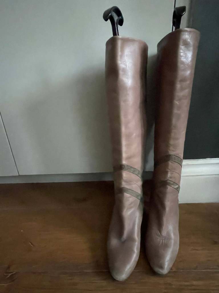 Pale pink vintage pull on long boots