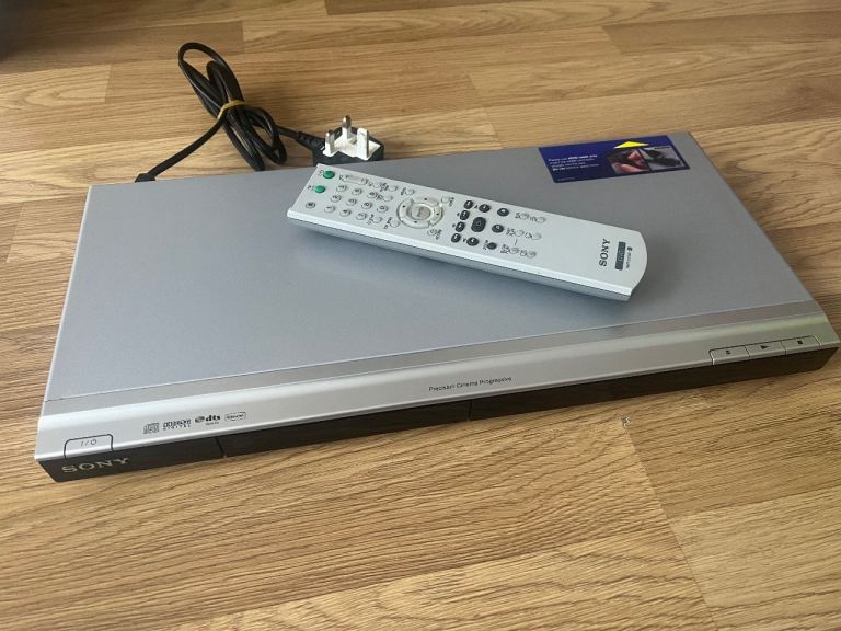 Sony DVD player with genuine remote- working