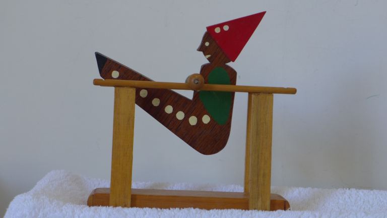COLLECTABLE FOLK ART TOY: VINTAGE WOODEN ACROBAT CLOWN ON PARALLEL BARS