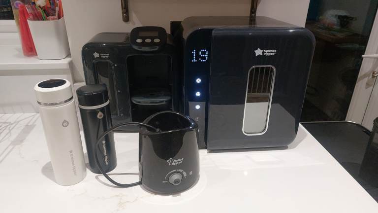 Tommee Tippee Bottle Warmer and Steriliser with Flasks