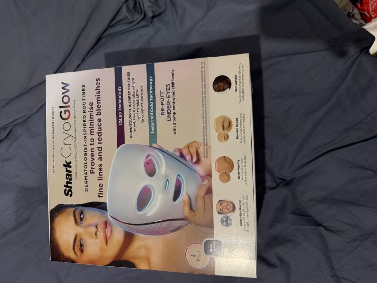 Shark CryoGlow LED Face Mask - Brand New