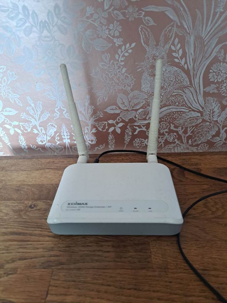 EDIMAX Wireless 300M Range Extender/AP (EW-7416APN) – Good Condition