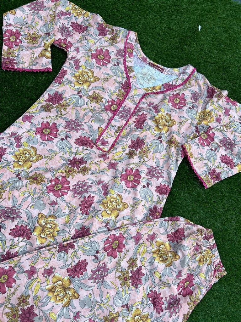  New Pink Floral lawn Kurta Pyjama Set for Women - size M 