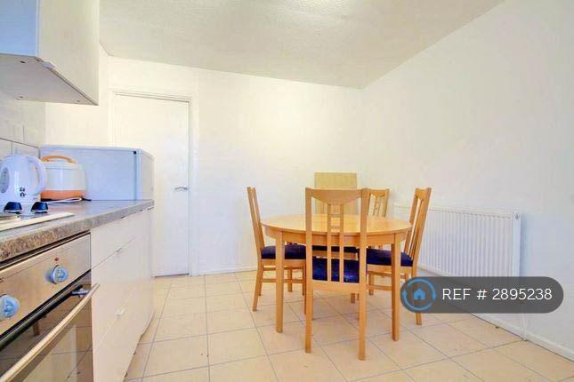 1 bedroom in Lockwood Square, London, SE16 (#2895238)