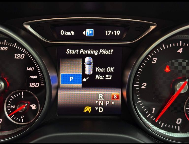  MERCEDES-BENZ A CLASS 2.1 A200D AMG LINE (PREMIUM PLUS ) 7G-DCT EURO 6/6 5DR GREY 2016