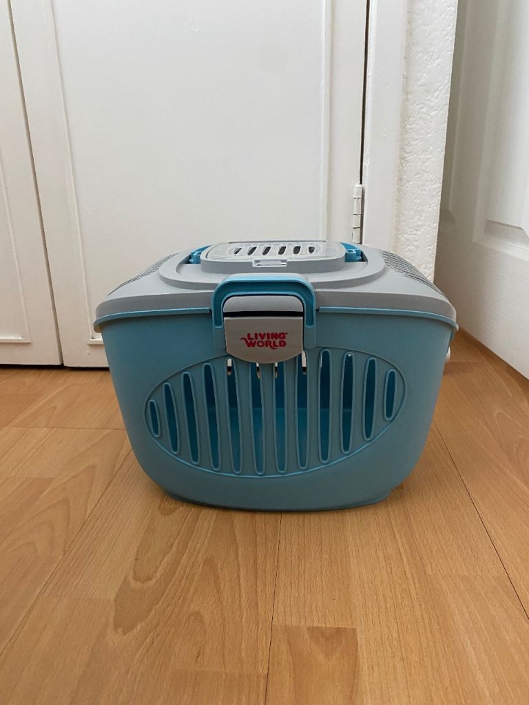 Small pet/ cat carrier 