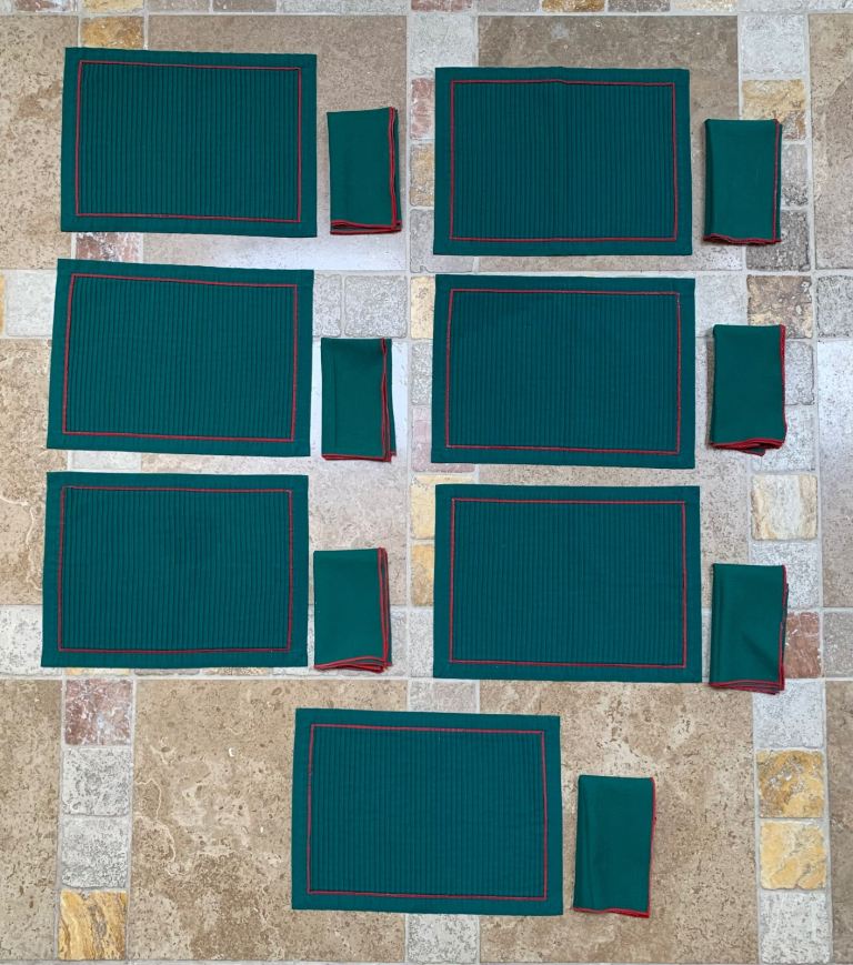 Green placemat and napkin set 