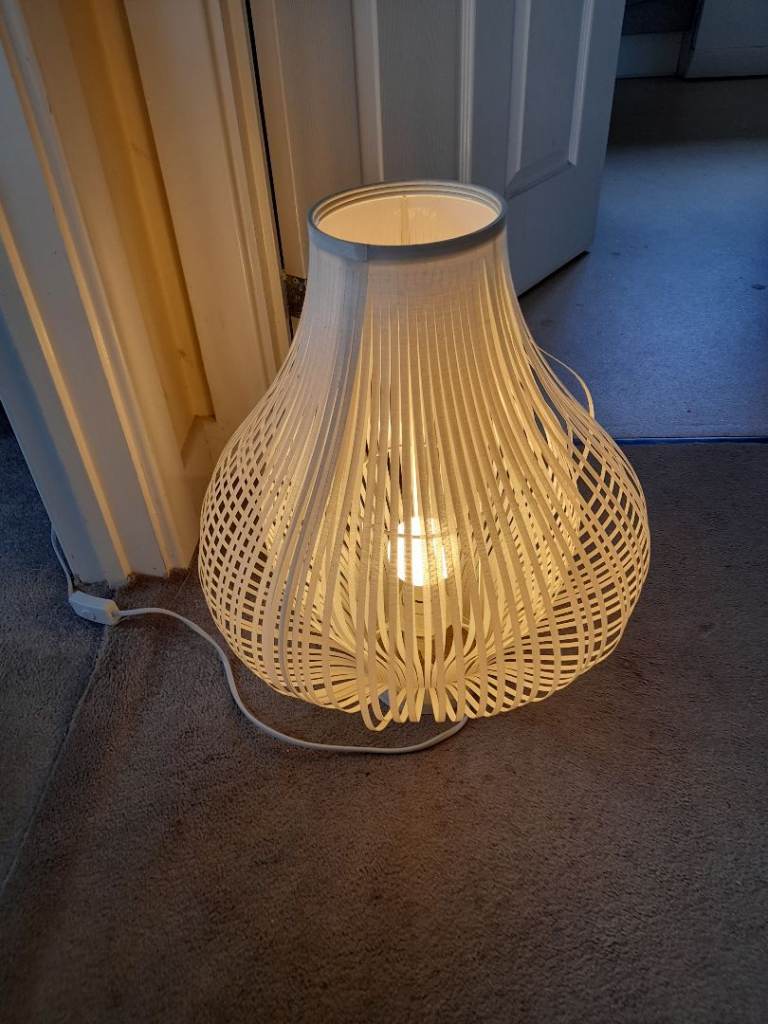 Table lamp