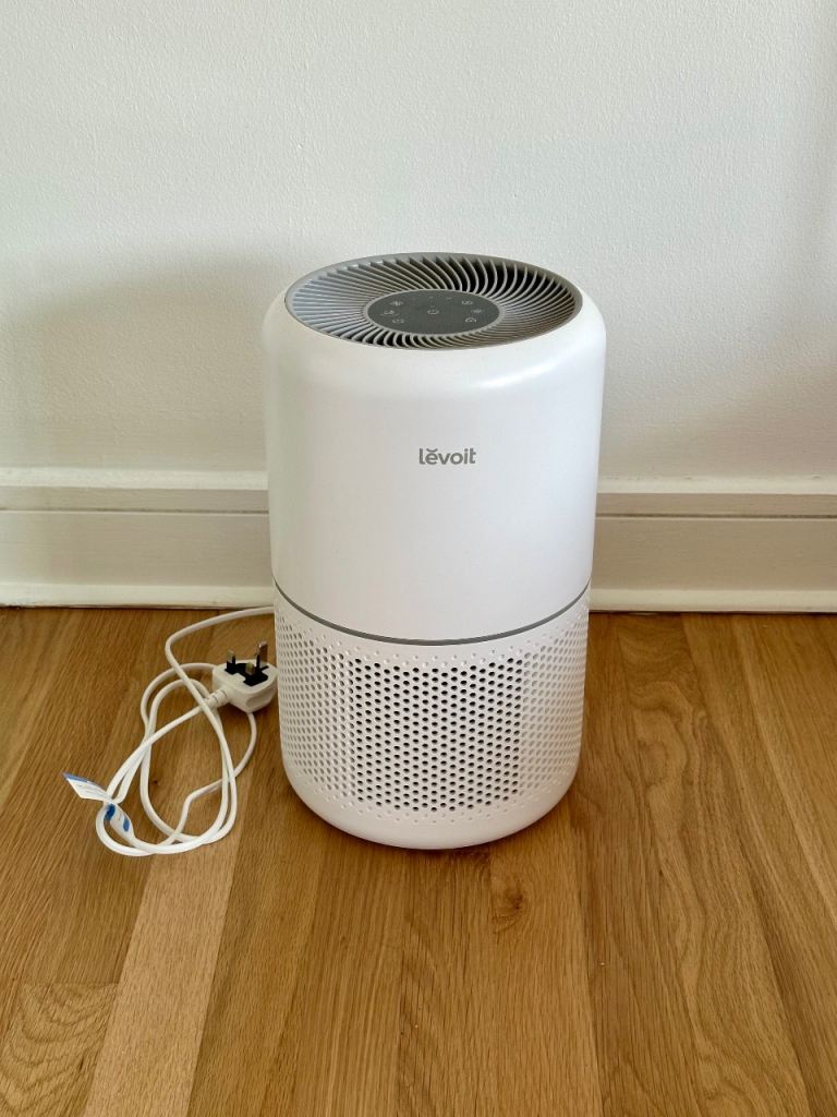 Levoit Core 300S air purifier in perfect condition