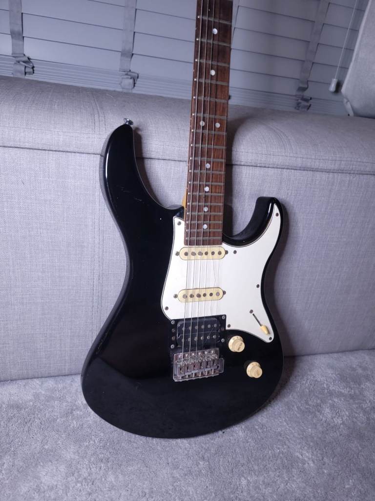 Rare Vintage Yamaha Pacifica Electric Guitar 1989/1990 + Ritter Guitar Case