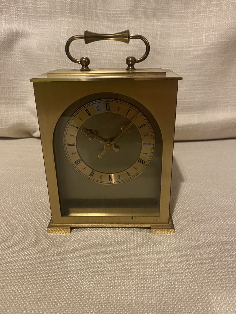 estyma quartz clock