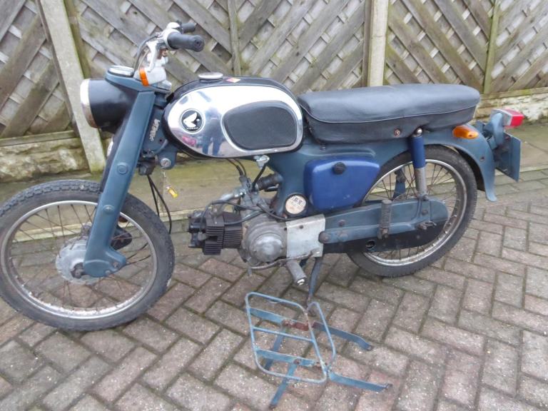 HONDA C 200 90cc B REG 1964 BIKE RUNS GOT V5 RESTORATION PROJECT